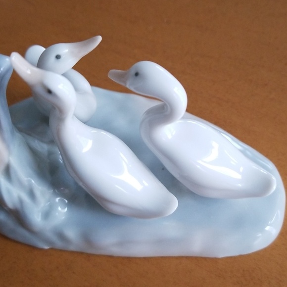 NAO by Lladro Porcelain Ducks Statue - Picture 5 of 7